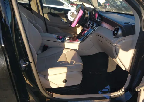 2019 Mercedes-Benz Glc 300 from USA, damaged, VIN WDC0G4JB4KV138997